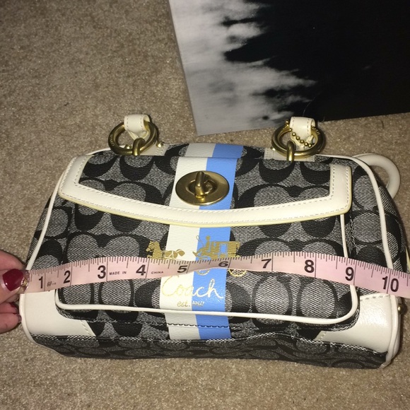 NWOT COACH  BLUE/WHITE LOGO PURSE - Picture 4 of 4